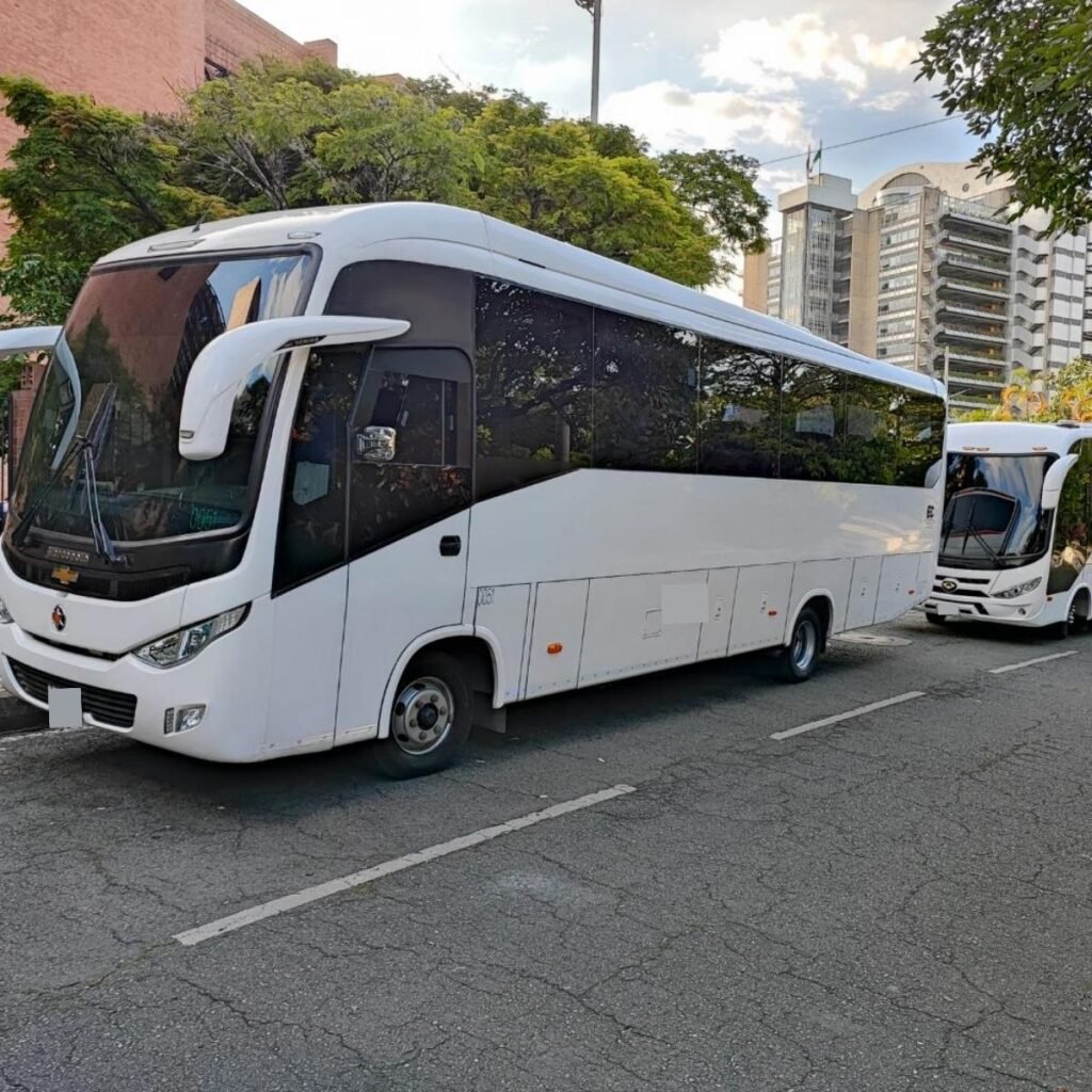 Alquiler de buses Medellín - Globalbus - 2024